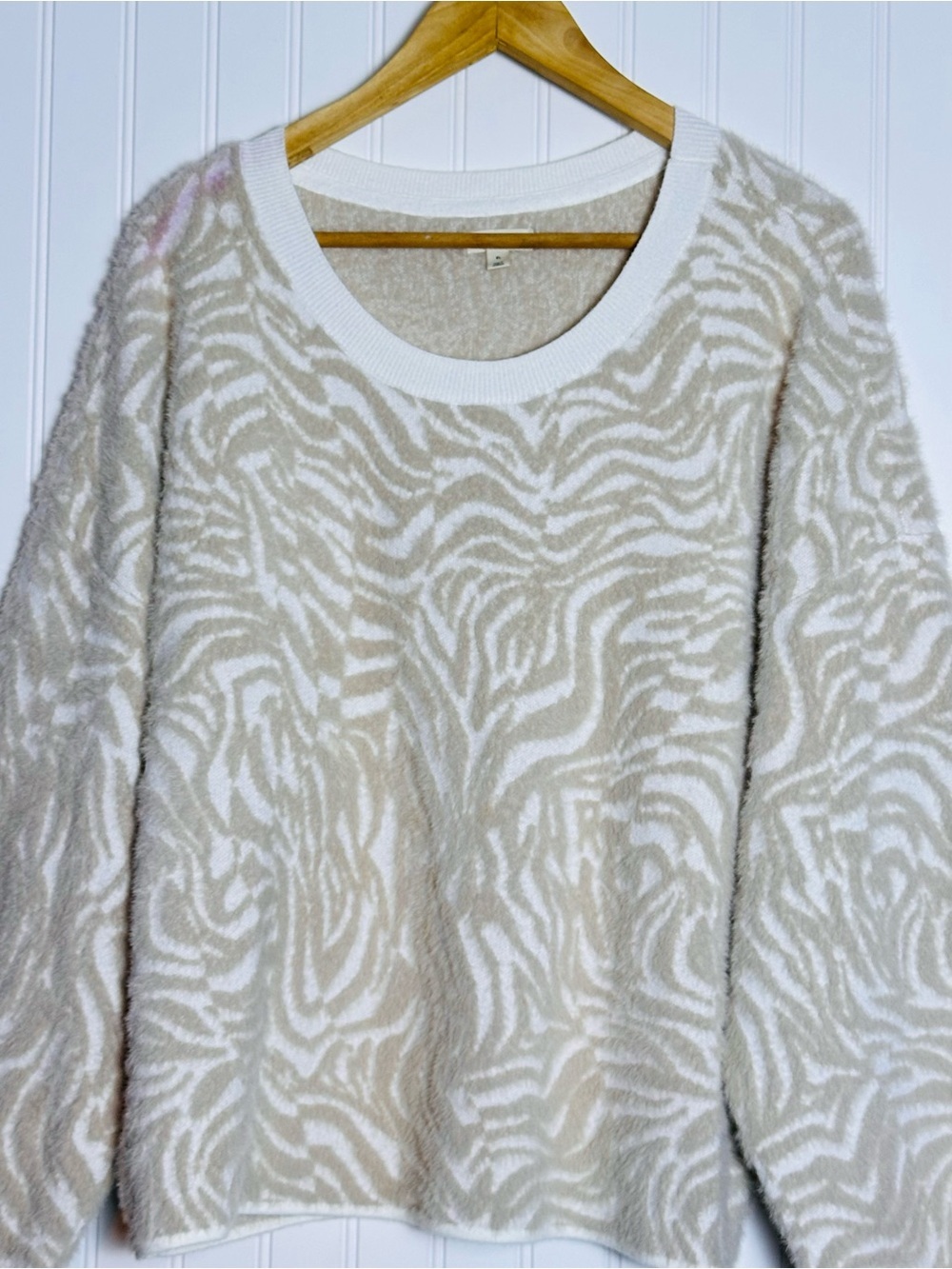Anthropologie Pilcro Animal Eyelash Sweater Crew Neck XL Neutral Motif colorway - Picture 5 of 10